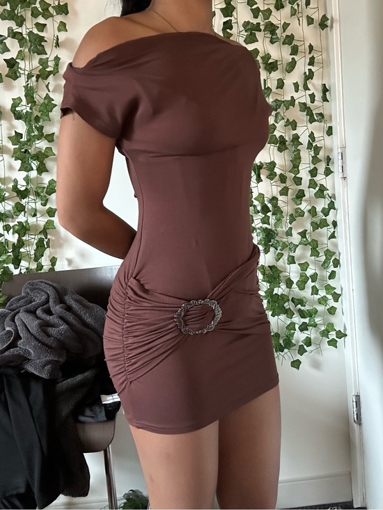 Dresses & Skirts - Y2K Off-Shoulder Brown Ruched Mini Dress with Decorative Buckle
